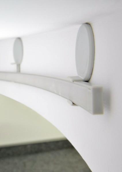 Clip für gebogene LED Profile in architektonischen Nischen